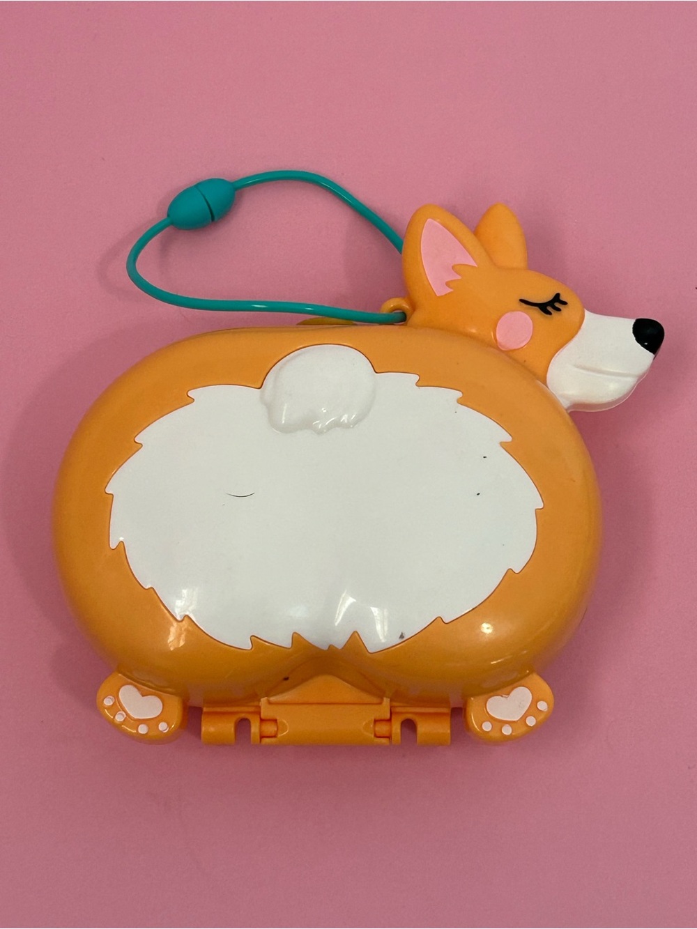 Polly Pocket Corgi Cuddles Compact Playset by Mattel